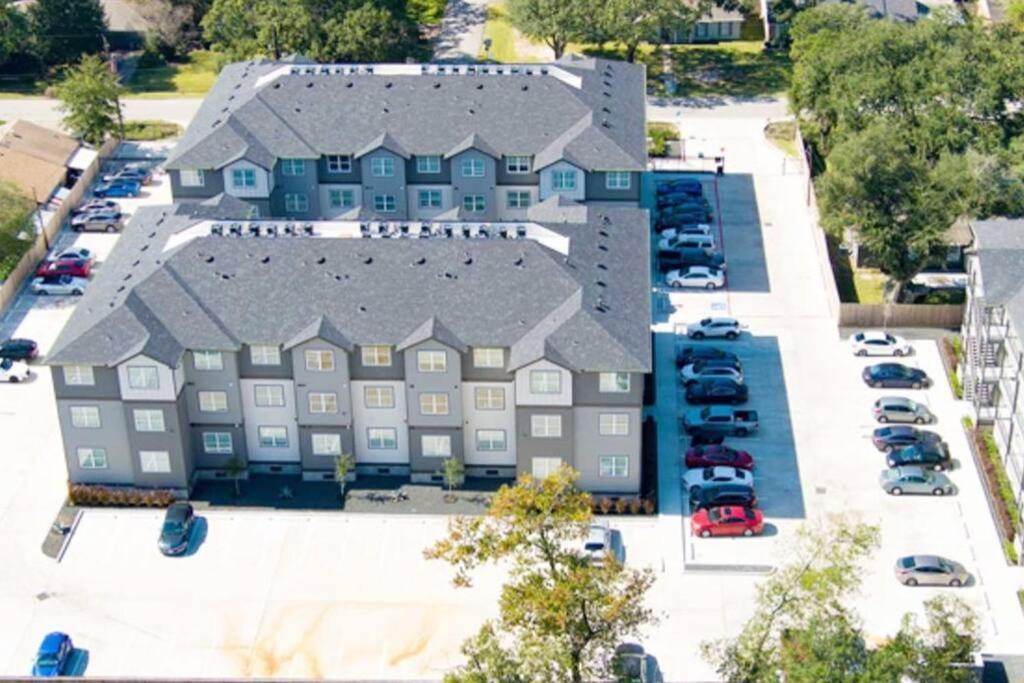 Welcome To Our Spacious 2-Bedroom 2-Bathroom Located In The City Of Houston, Texas! Экстерьер фото